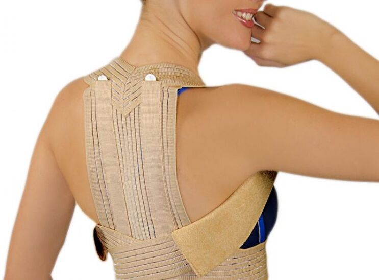 The use of a corset can reduce the load on the spine affected by osteochondrosis